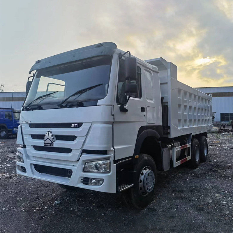 Capacité du réservoir de carburant de 300 à 400 litres Camion de décharge à 6x4 10 roues utilisé avec des normes élevées rénovées