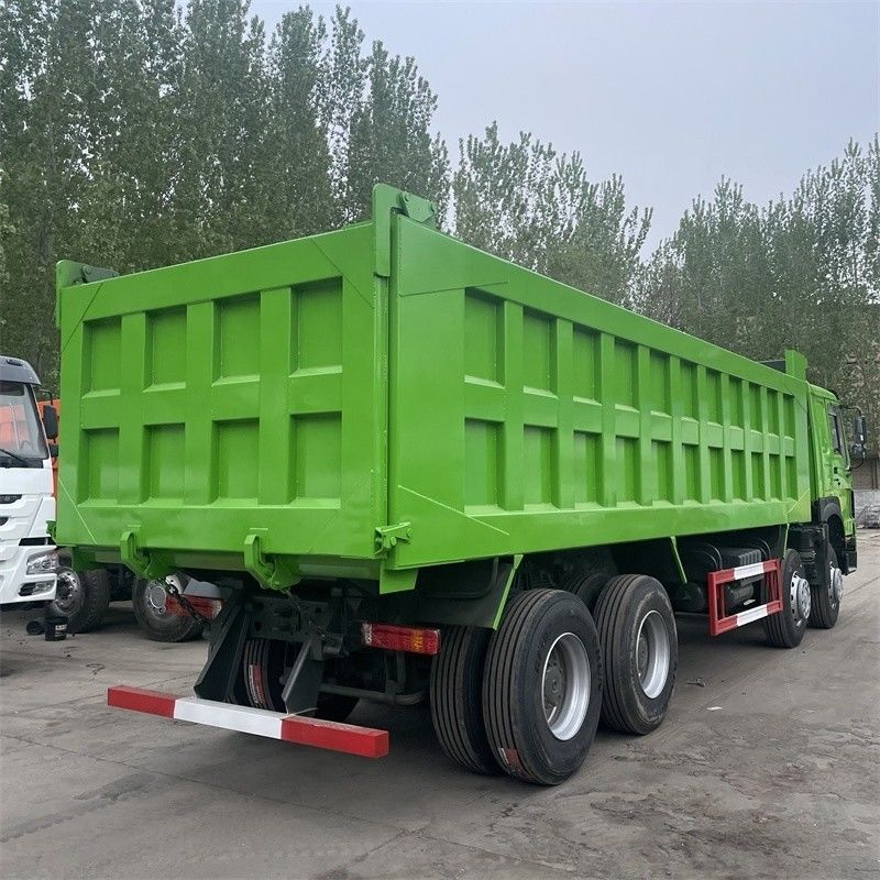 Camion SINO 12 roues 30 mètres cubes HOWO 40 tonnes 8x4 Camion à décharge à décharge d'occasion avec performance
