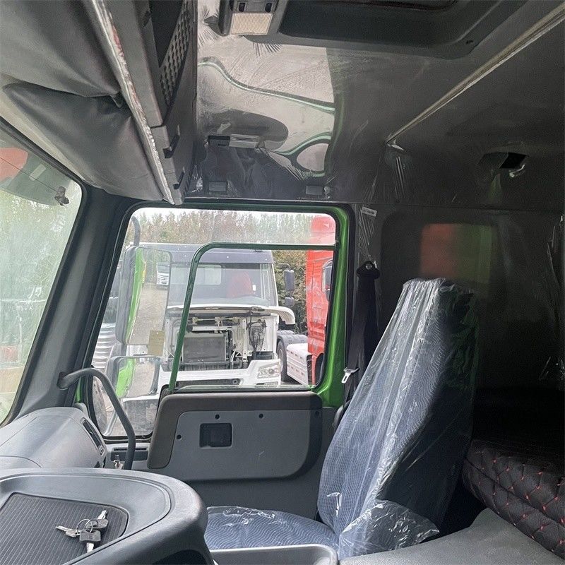 Camion SINO 12 roues 30 mètres cubes HOWO 40 tonnes 8x4 Camion à décharge à décharge d'occasion avec performance