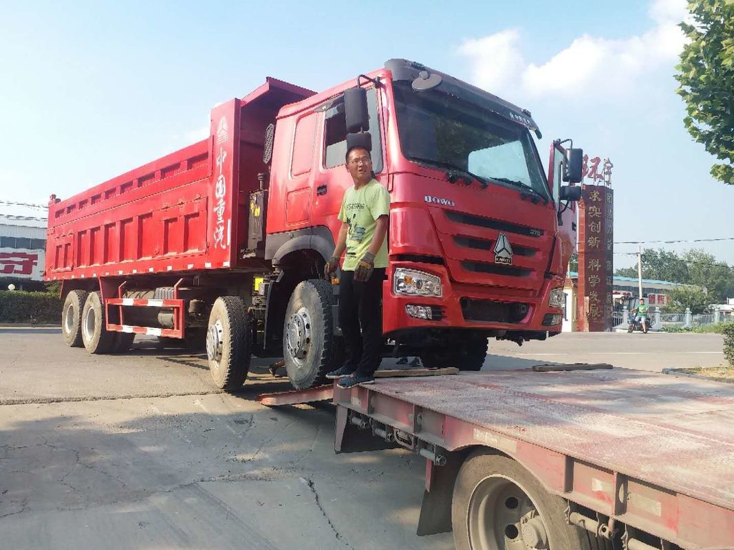 Howo 8x4 371hp 50 tonnes Euro 2 Conduire une camionnette à ordures d'occasion