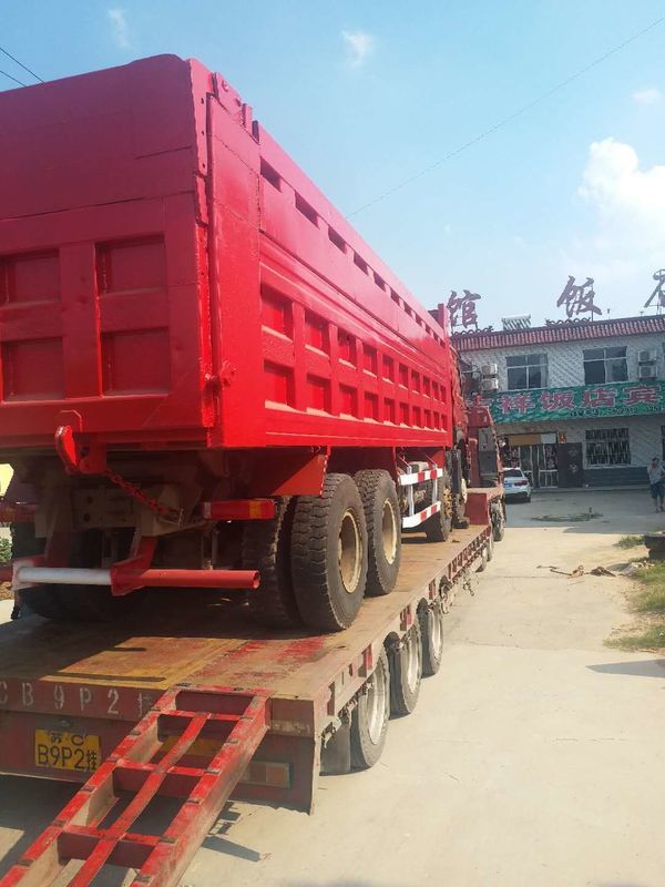Howo 8x4 371hp 50 tonnes Euro 2 Conduire une camionnette à ordures d'occasion