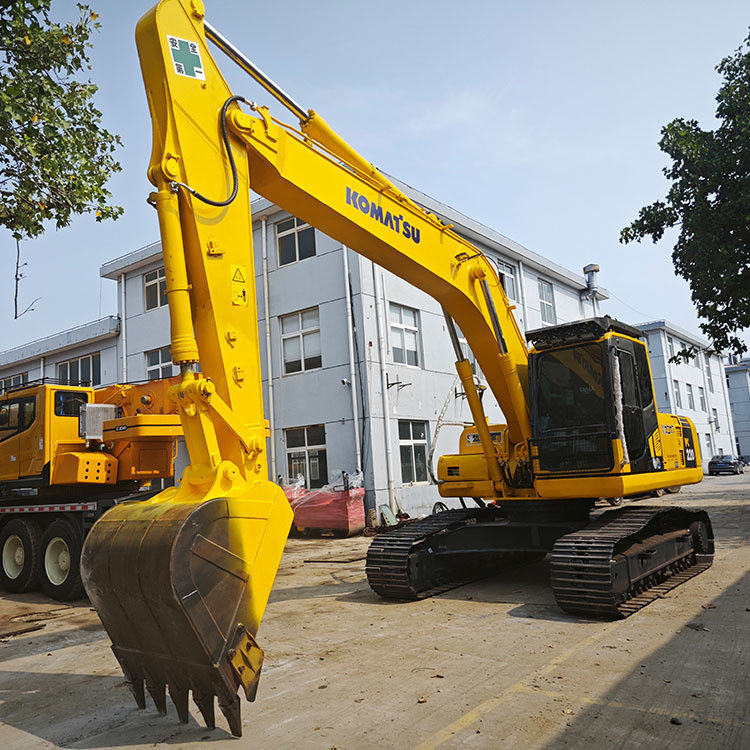 Excavateur de 5 tonnes Komatsu PC200 avec 0 à 2000 heures de travail et puissance nominale de 257/1900kw/rpm