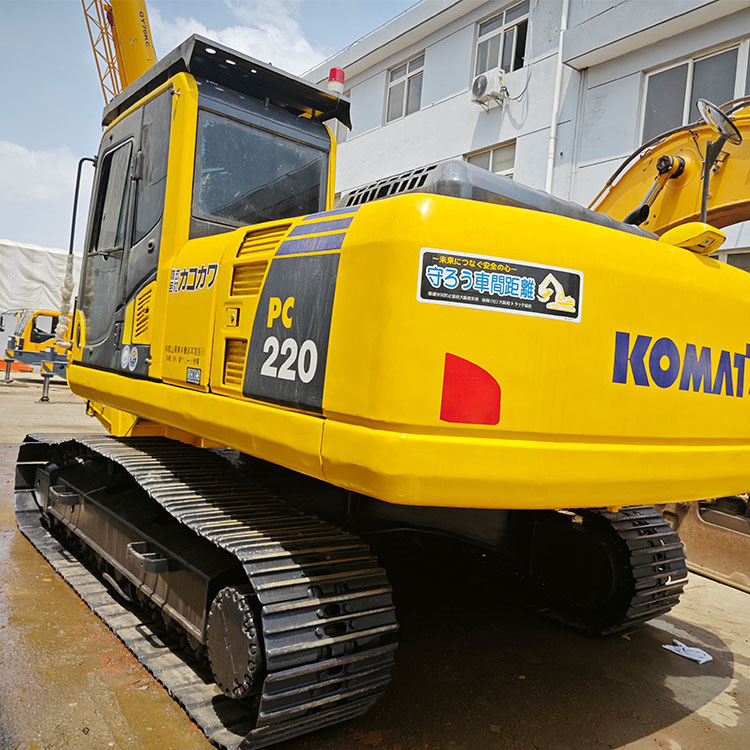 Excavateur de 5 tonnes Komatsu PC200 avec 0 à 2000 heures de travail et puissance nominale de 257/1900kw/rpm