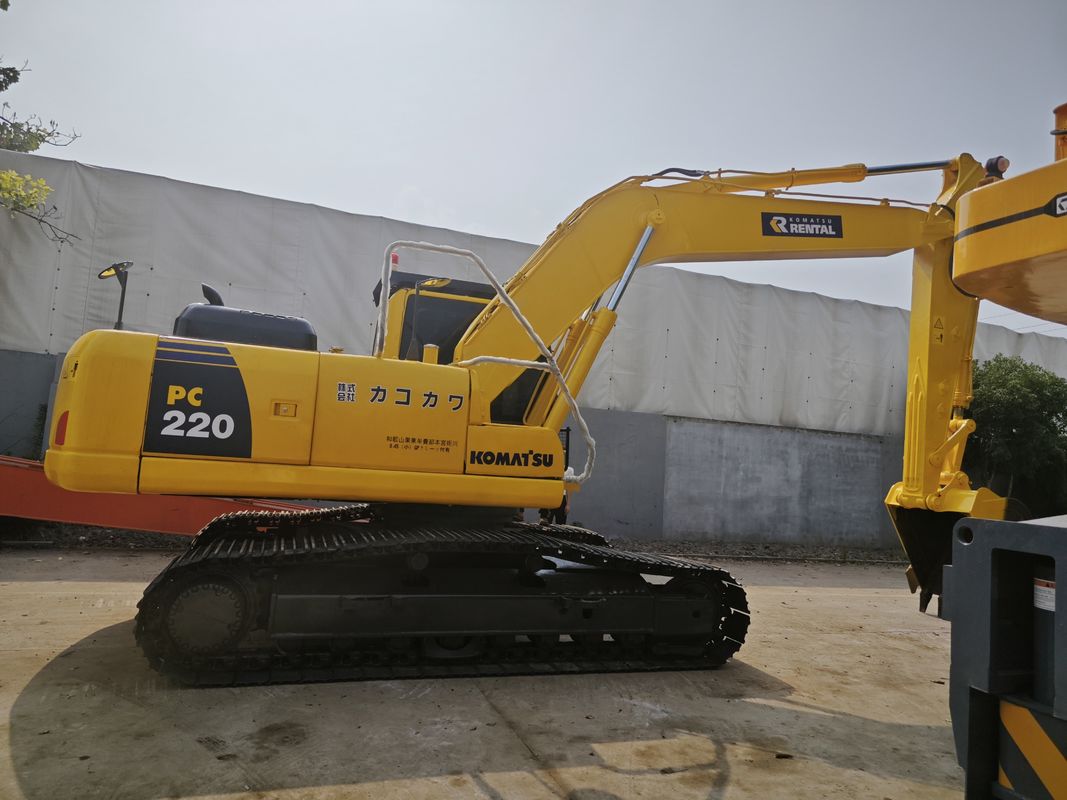Excavateur de 5 tonnes Komatsu PC200 avec 0 à 2000 heures de travail et puissance nominale de 257/1900kw/rpm