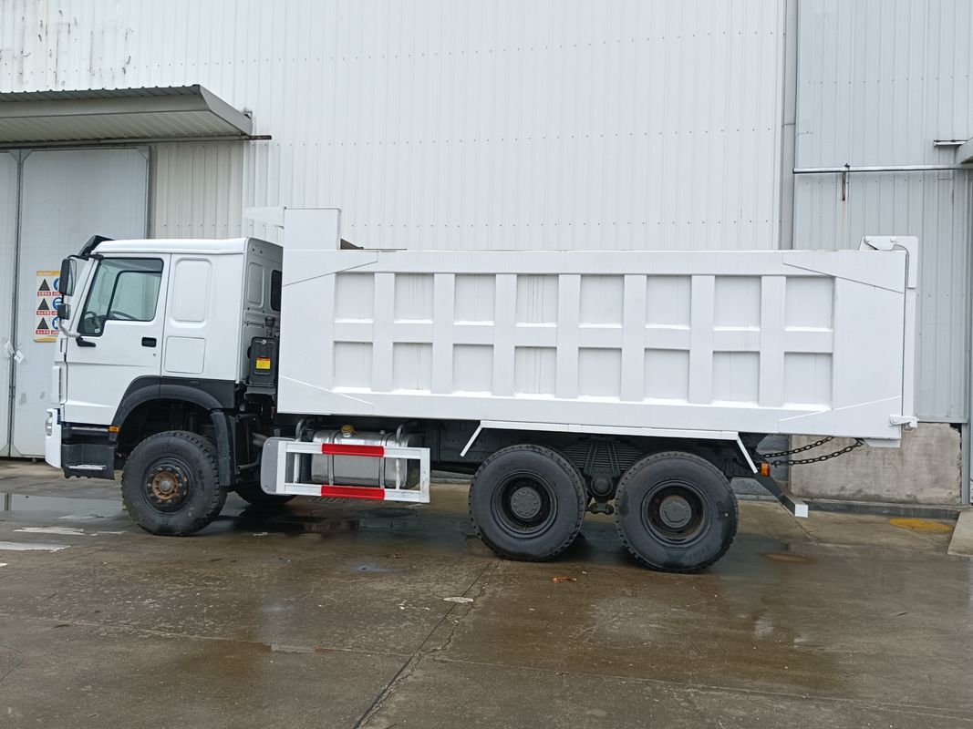 Camion à décharge Sino Howo 375HP Euro 3 Tracteur d'occasion pour le transport d'ingénierie