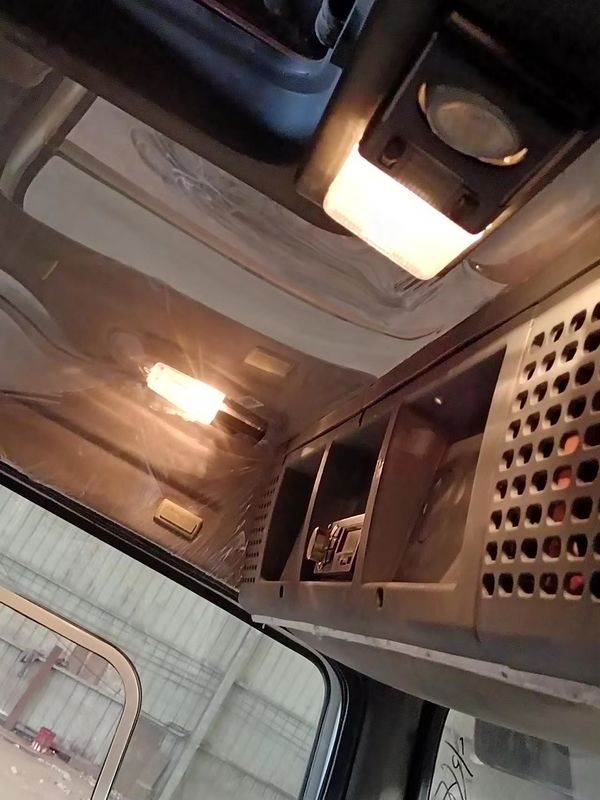 Camion à décharge Sino Howo 375HP Euro 3 Tracteur d'occasion pour le transport d'ingénierie