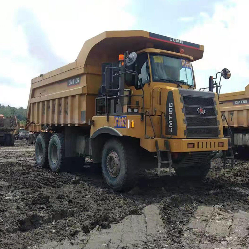 Chariot de 70 tonnes pour le secteur minier avec une capacité de réservoir de carburant de 500 à 600 litres et une boîte de vitesses FAST