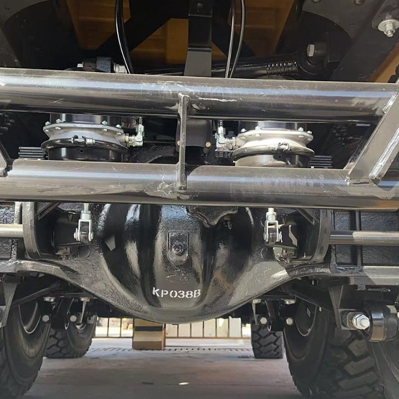 Chariot de 70 tonnes pour le secteur minier avec une capacité de réservoir de carburant de 500 à 600 litres et une boîte de vitesses FAST