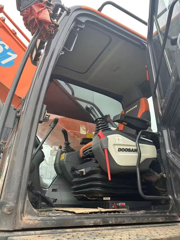 Excavateur à rampe Doosan DX500LC de 14 tonnes avec autre pompe hydraulique et poids de fonctionnement de 50 tonnes