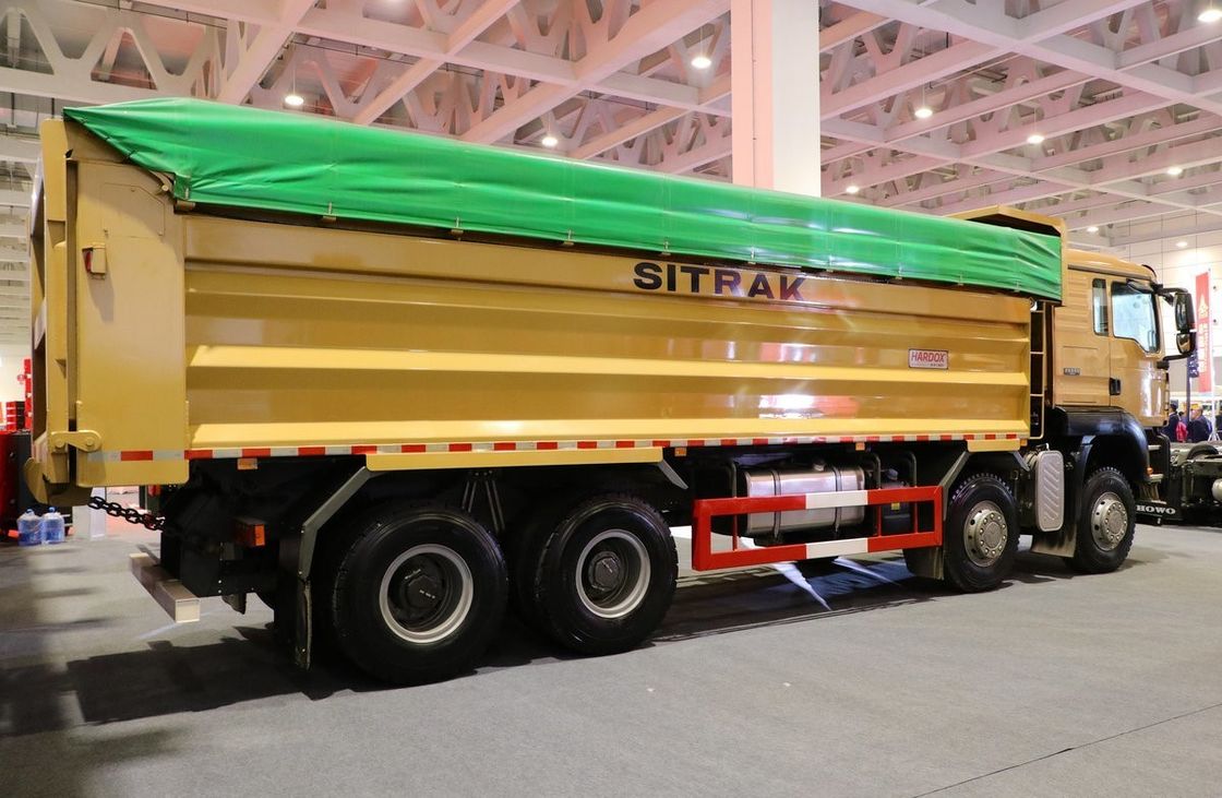 8x4 Sinotruck Howo Tuper Dumper Tapping Truck Les camions à décharge avec moteur MC11.44-60