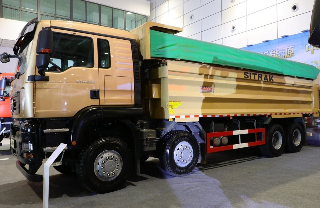 24 mètres cubes camion-déchargeur pour Sinotruck Howo 12 roues Euro 5 Rhd 50 tonnes 8x4