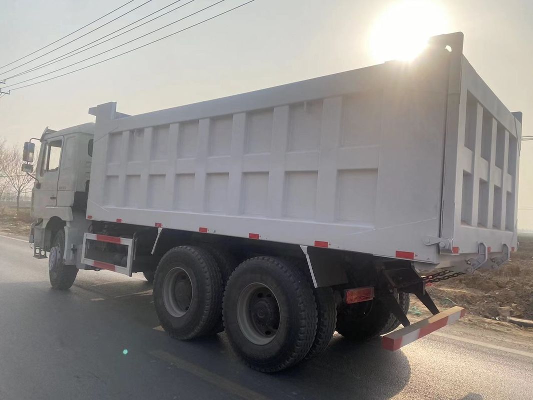 6x4 Dump Truck Shacman à 380 ch pour le transport des ingénieurs à prix abordable