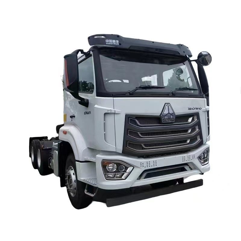 Une puissante Cummins de 400 chevaux à la main gauche 10 pneus 6x4 Sinotruk Hohan tête de tracteur camion