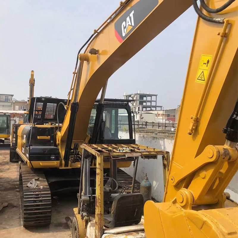 Utilisé Cat Caterpillar 330 C Excavator Maximum traction de la barre de traction 66094 lbs Pompes hydrauliques Autres