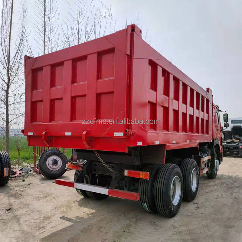 Fabriqué par Sinotruk Howo 6x4 camion de décharge avec 2 numéros de changement en arrière et 350Ltr réservoir de carburant