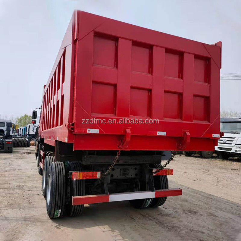Fabriqué par Sinotruk Howo 6x4 camion de décharge avec 2 numéros de changement en arrière et 350Ltr réservoir de carburant