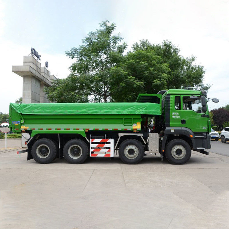 Homme 16 x 2 essieu arrière 8x4 camion à bascule pour le transport d'ingénierie auto-décharge