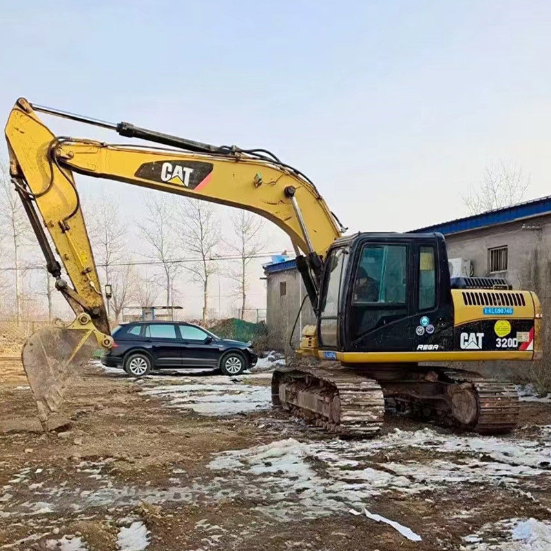 Excavateur Cat 320D2 d'occasion avec réservoir de carburant de 410 litres et 20 tonnes de tonnage en bon état