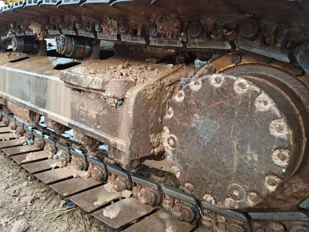 Excavateur Cat 320D2 d'occasion avec réservoir de carburant de 410 litres et 20 tonnes de tonnage en bon état