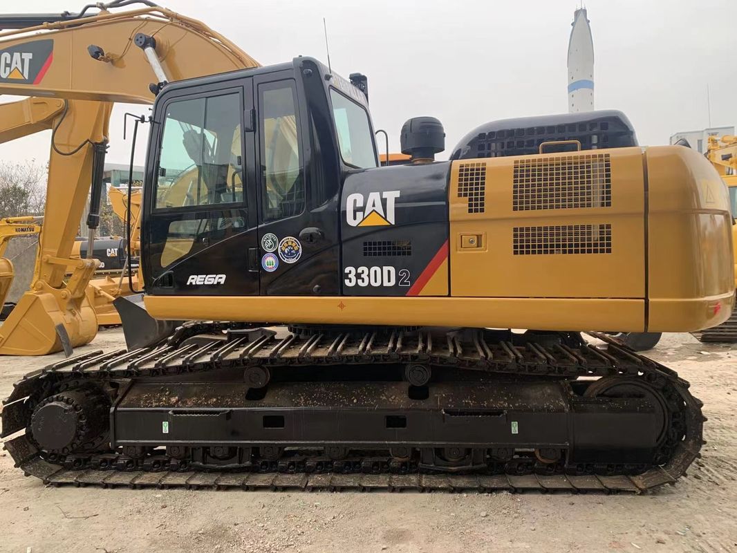 Cat 330 Excavateur avec 5700 longueur de tige et soupape hydraulique Kawasaki en bon état