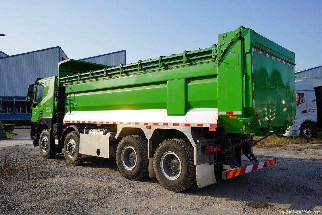 12 roues moteur diesel LHD RHD 8*4 /6*4 Camion-décharge pour les opérations minières lourdes