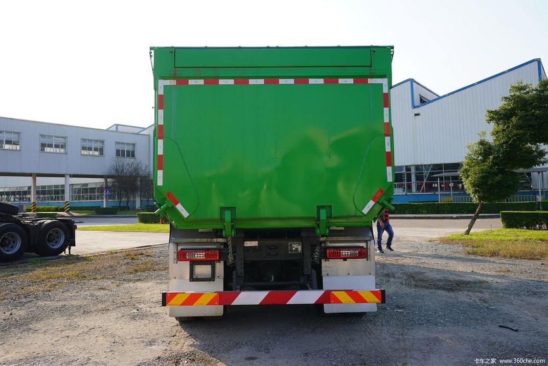 12 roues moteur diesel LHD RHD 8*4 /6*4 Camion-décharge pour les opérations minières lourdes