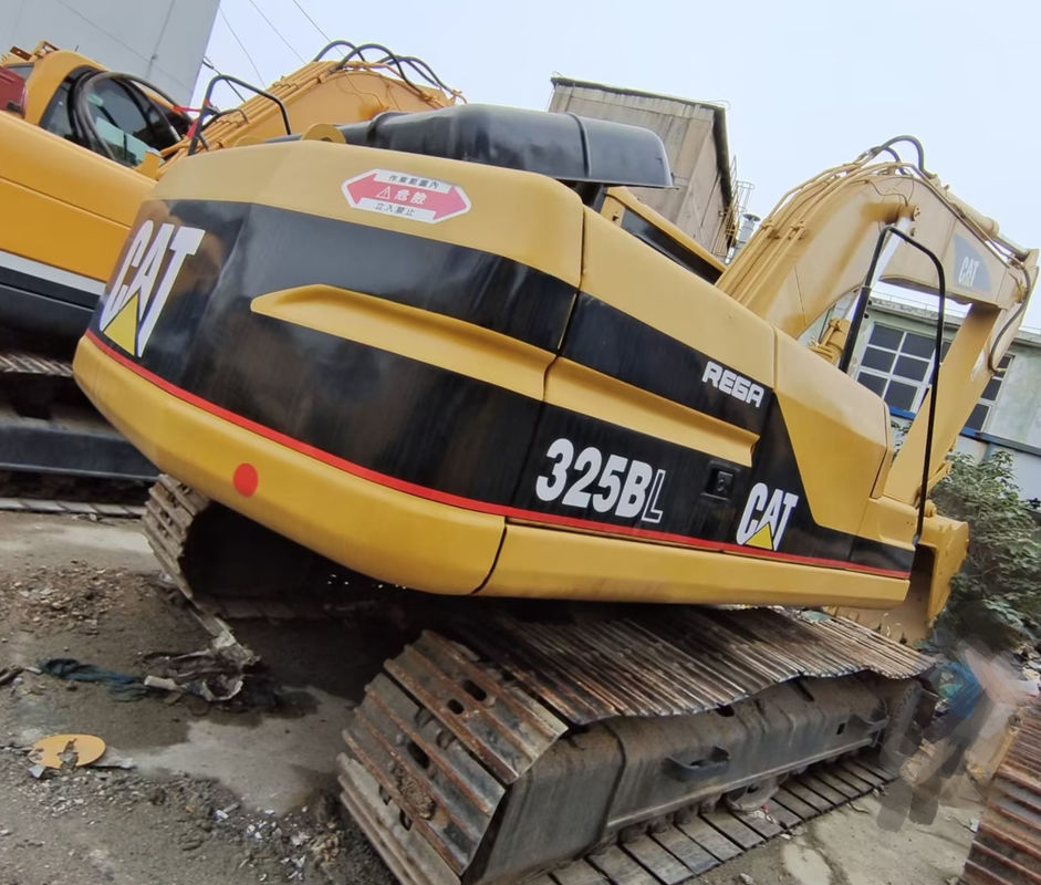 CAT 325BL Excavateur d'occasion de 25 tonnes avec capacité de seau de 2 m3 et soupape hydraulique CAT