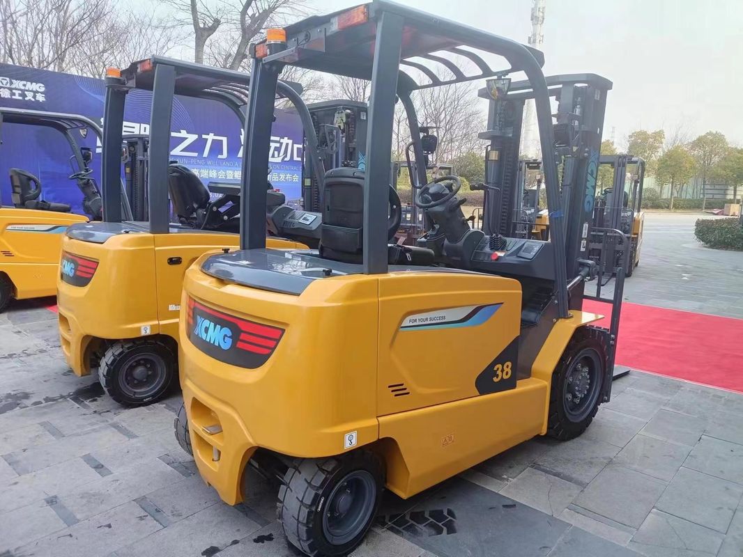 Un chariot élévateur de 3,8 tonnes utilisé avec de bonnes performances et une hauteur de 2540 mm à un prix abordable
