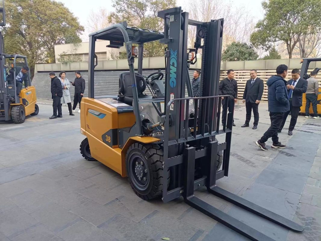 Un chariot élévateur de 3,8 tonnes utilisé avec de bonnes performances et une hauteur de 2540 mm à un prix abordable