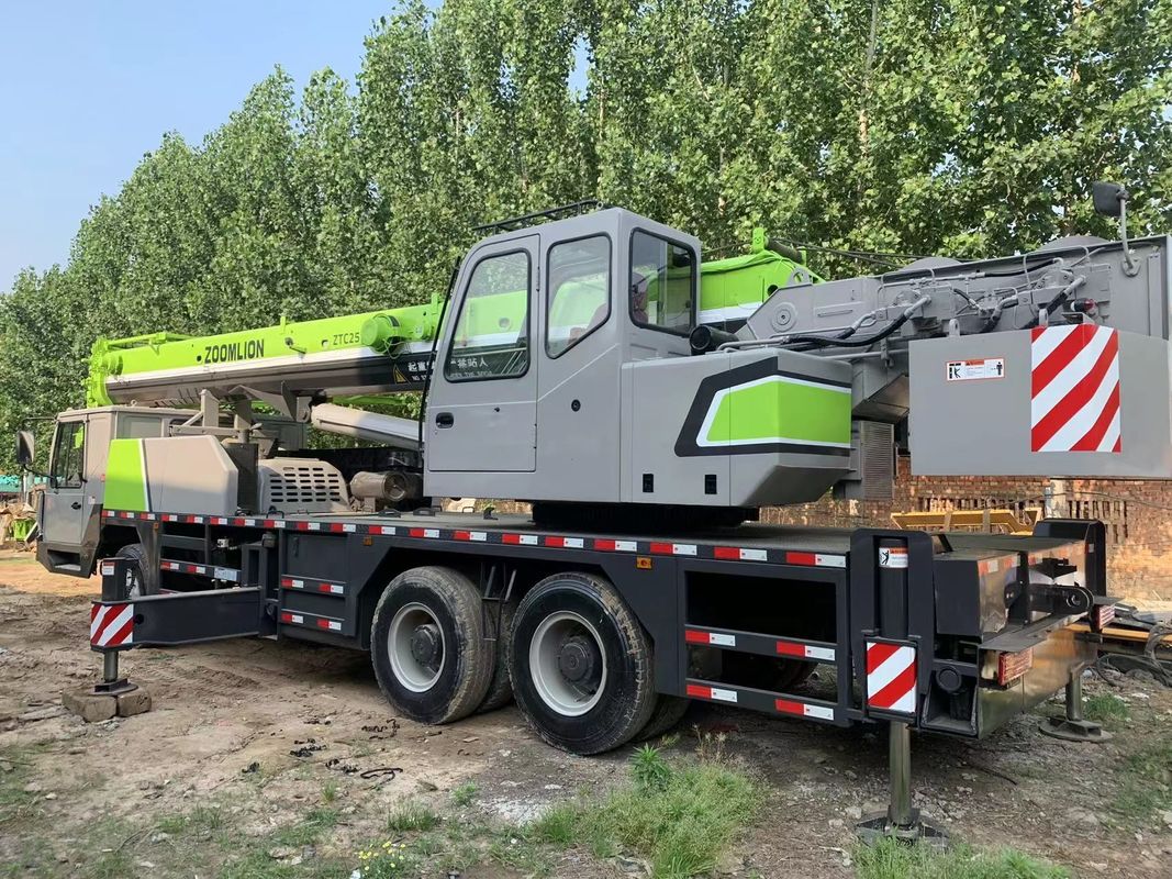 Cran de camion mobile de 25 tonnes 50 tonnes 100 tonnes 200 tonnes 300 tonnes avec hauteur de levage max.