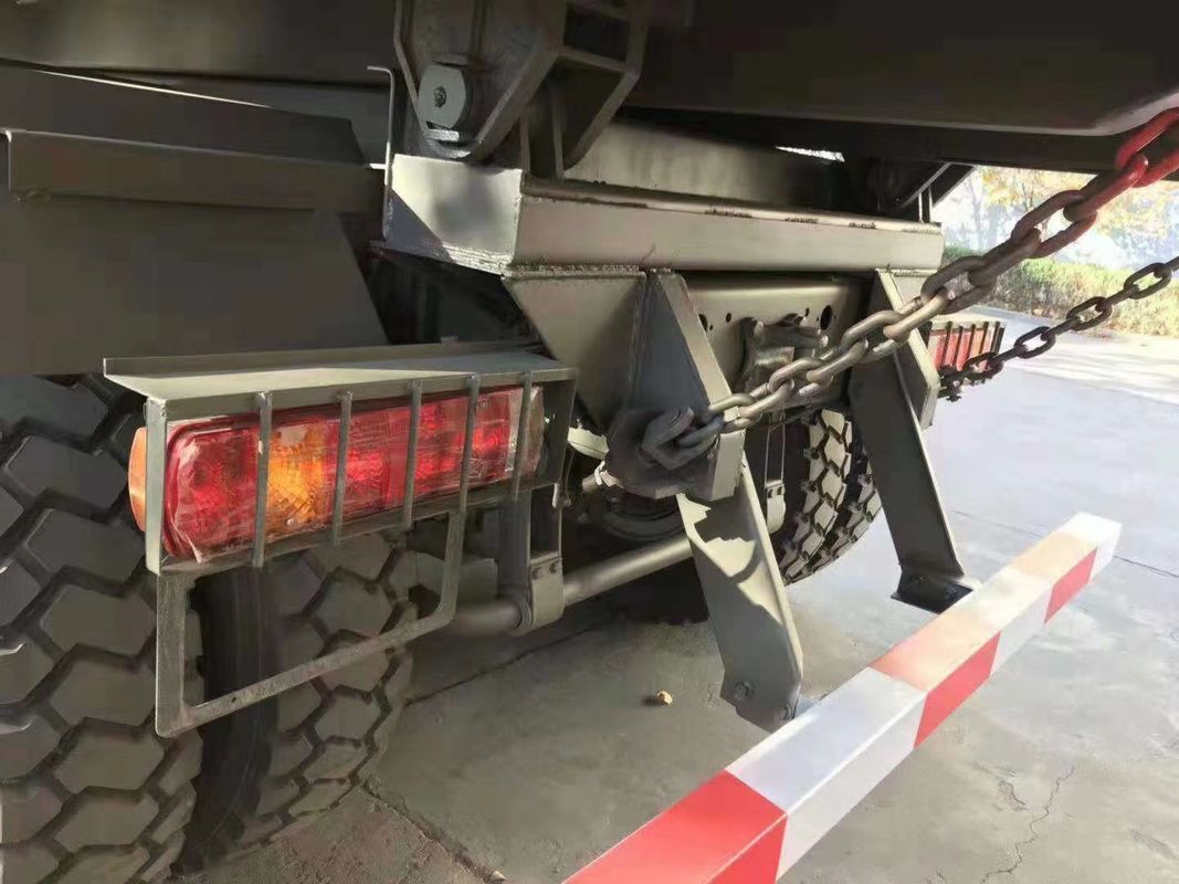 HOWO 6x4 371hp 30 tonnes Red Tipper Truck Dump Truck avec moteur WEICHAI et 3 passagers