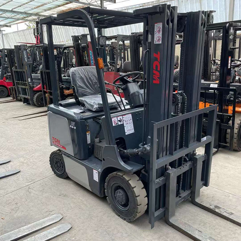 1.5 tonnes TCM élévateur à fourche électrique Idéal pour la manutention de matériel d'entrepôt et les magasins de vêtements