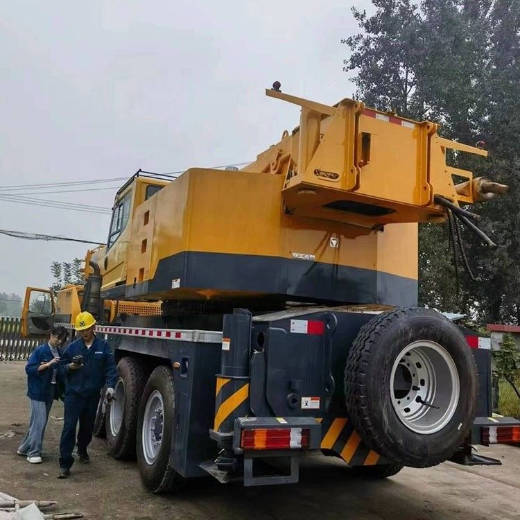 Crane hydraulique mobile de 100 tonnes 25 tonnes Crane de camion QY25K5D avec 2001-4000 heures de travail
