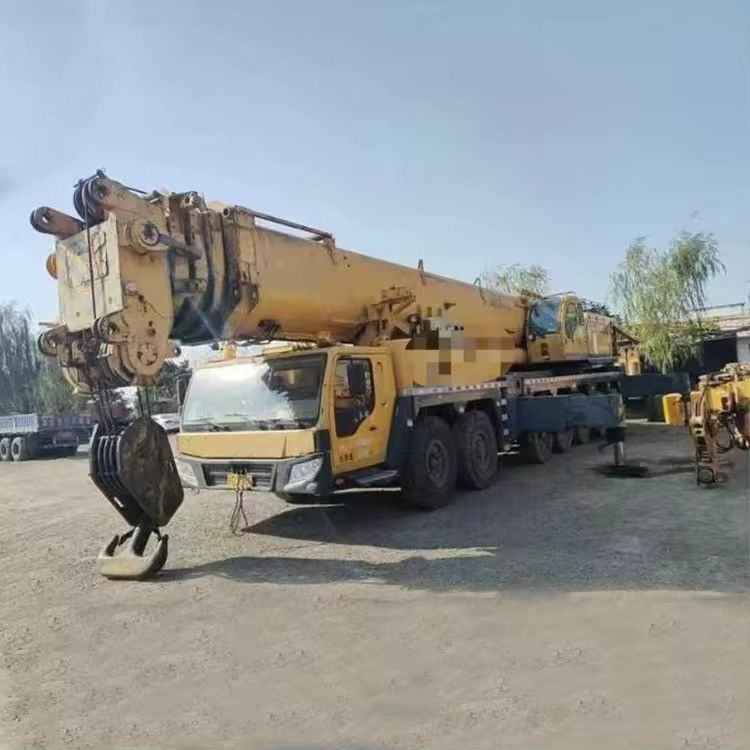 Cran télescopique tout terrain de 400 tonnes QAY400 pour le levage de marchandises de construction en extérieur
