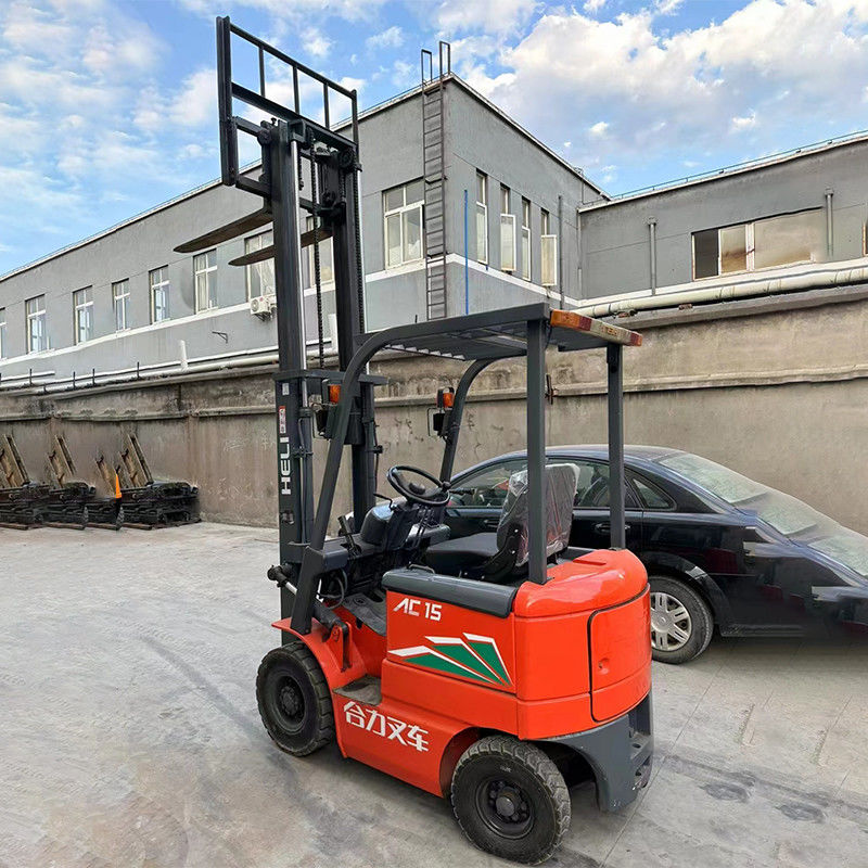 En bon état, chariot élévateur électrique de 1,5 tonne utilisé pour soulever 1500 kg à 0,4/0,6 m/s