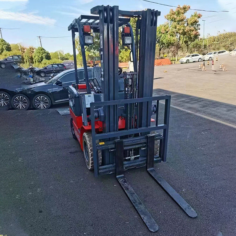 En bon état, chariot élévateur électrique de 1,5 tonne utilisé pour soulever 1500 kg à 0,4/0,6 m/s