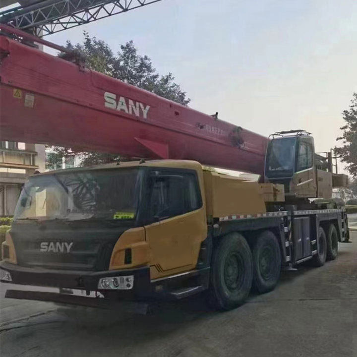 80000 kg Vélo à main gauche Cran hydraulique 80 tonnes STC 800 Cran utilisé Sany