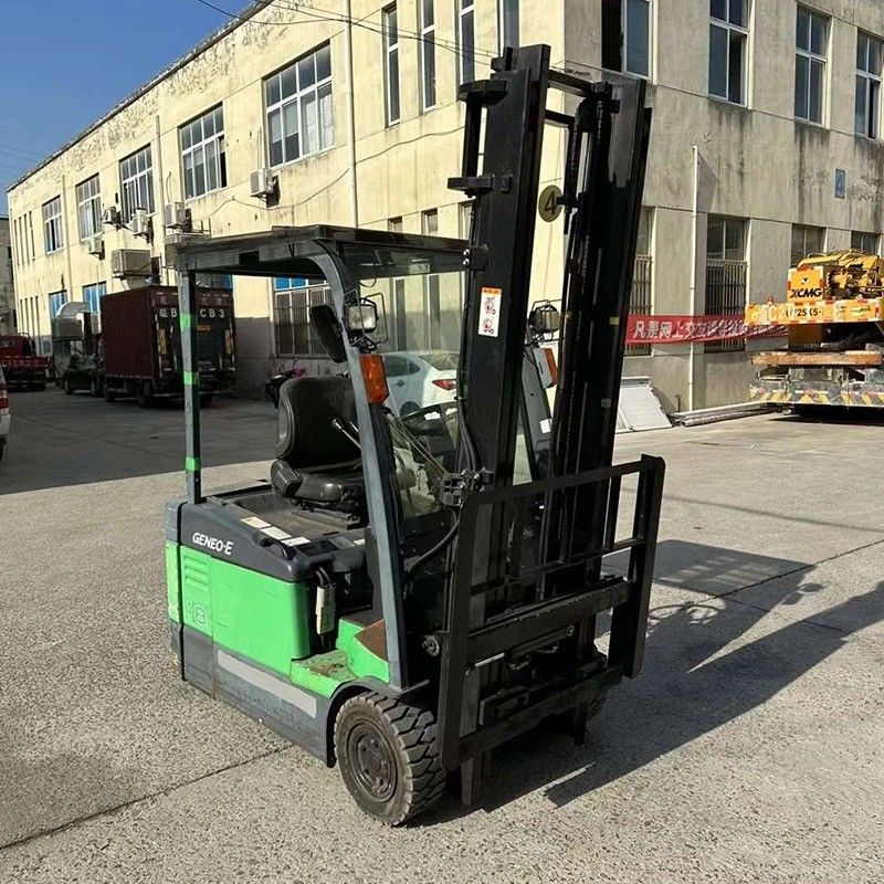 Camion élévateur électrique à quatre roues motrices de 1,8 tonne, 3 tonnes et 5 tonnes, alimenté par moteur diesel