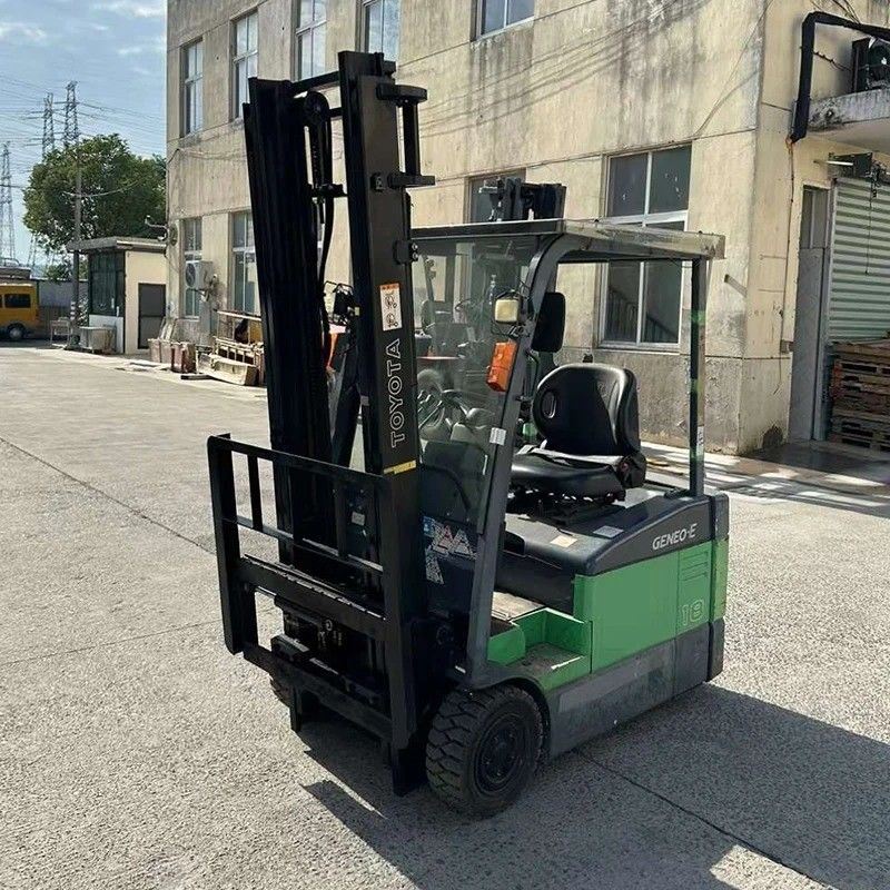 Camion élévateur électrique à quatre roues motrices de 1,8 tonne, 3 tonnes et 5 tonnes, alimenté par moteur diesel