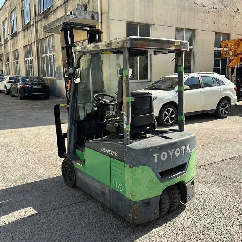 Camion élévateur électrique à quatre roues motrices de 1,8 tonne, 3 tonnes et 5 tonnes, alimenté par moteur diesel