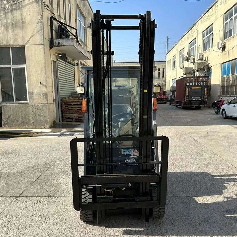 Camion élévateur électrique à quatre roues motrices de 1,8 tonne, 3 tonnes et 5 tonnes, alimenté par moteur diesel