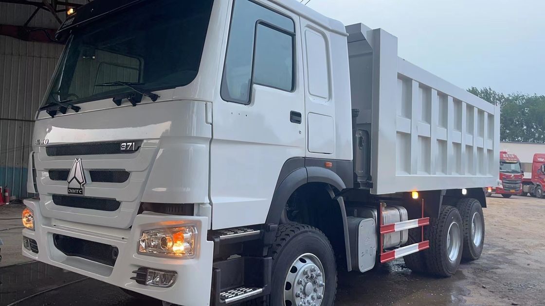 Sinotruk 6X4 HOWO 10 roues camion de marchandises 336 chevaux 371 chevaux pour le transport d'ingénierie