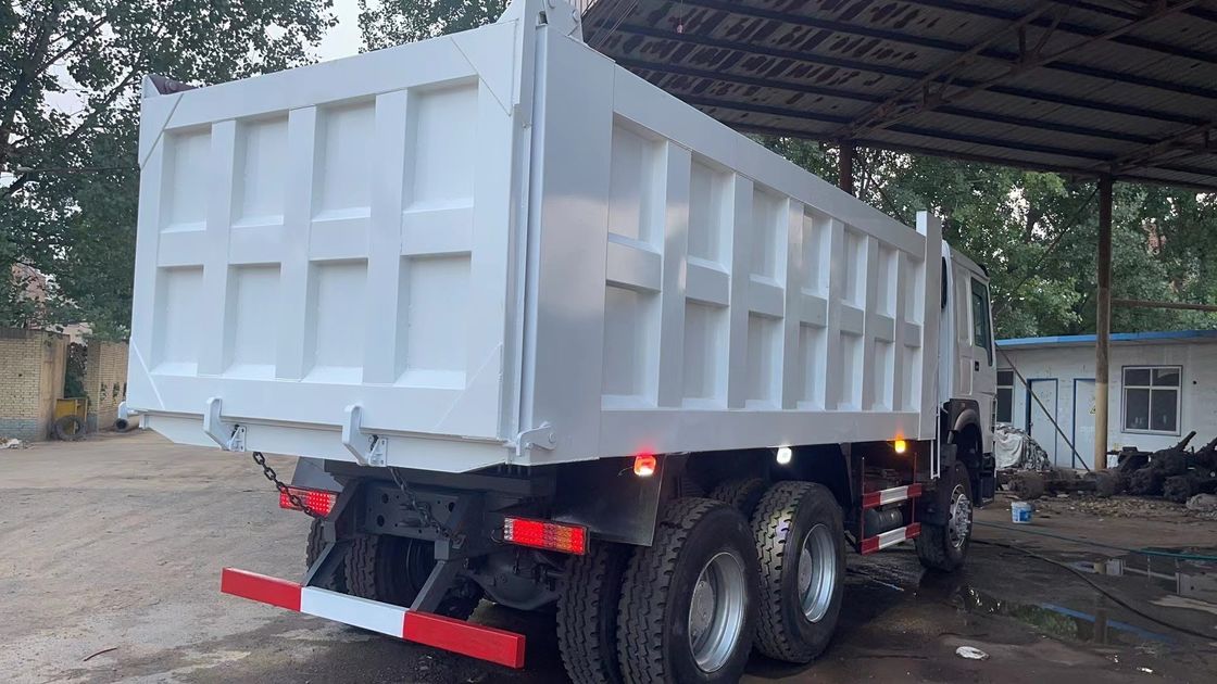 Sinotruk 6X4 HOWO 10 roues camion de marchandises 336 chevaux 371 chevaux pour le transport d'ingénierie