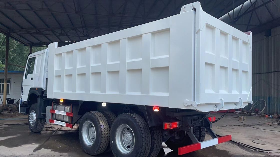 Sinotruk 6X4 HOWO 10 roues camion de marchandises 336 chevaux 371 chevaux pour le transport d'ingénierie