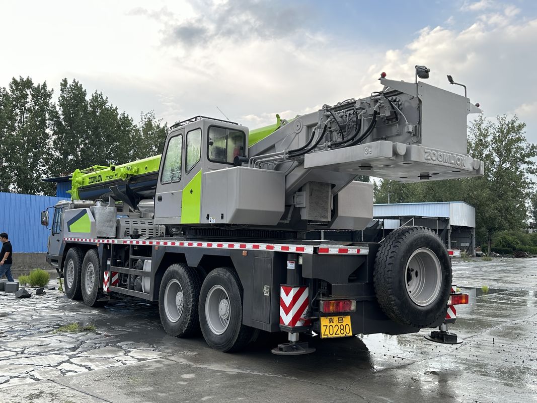Zoomline ZTC800V Grue de camion de 80 tonnes d'occasion 80000 kg de poids et moteur diesel 8 cylindres