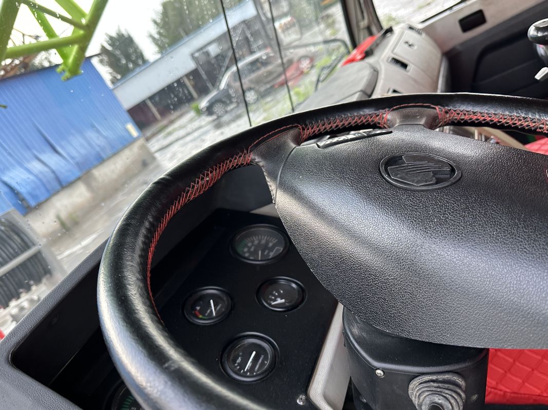 Zoomline ZTC800V Grue de camion de 80 tonnes d'occasion 80000 kg de poids et moteur diesel 8 cylindres