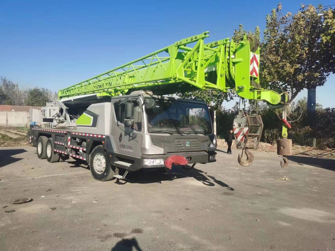 Zoomlion ZTC250 Cran mobile de levage d'occasion avec poids de travail de 25 t et pompe hydraulique