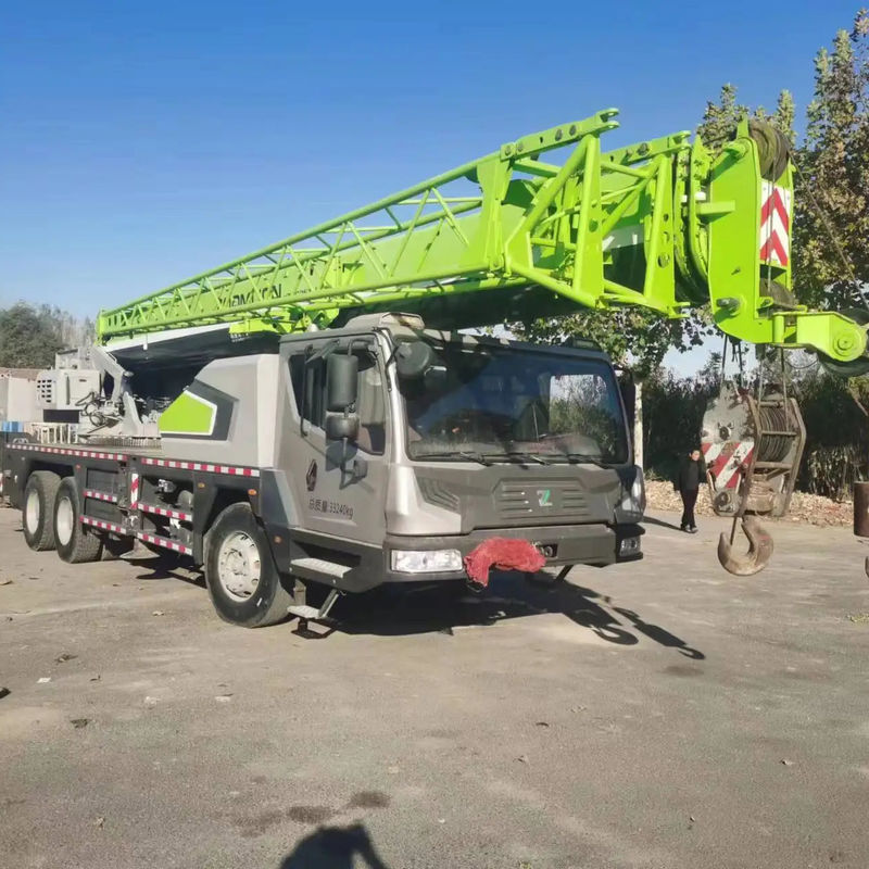 Bonne grue de camion Zoomlion de 25 tonnes avec conception verte et vitesse maximale de fonctionnement de 80 km/h