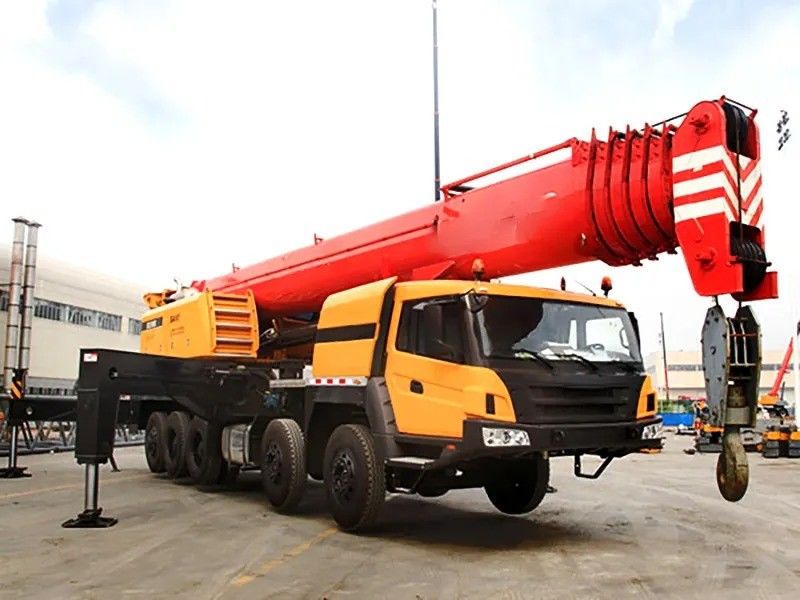 STC1000T 100 tonnes de grue hydraulique lourde avec une puissance maximale de 353/1900 kW/rpm
