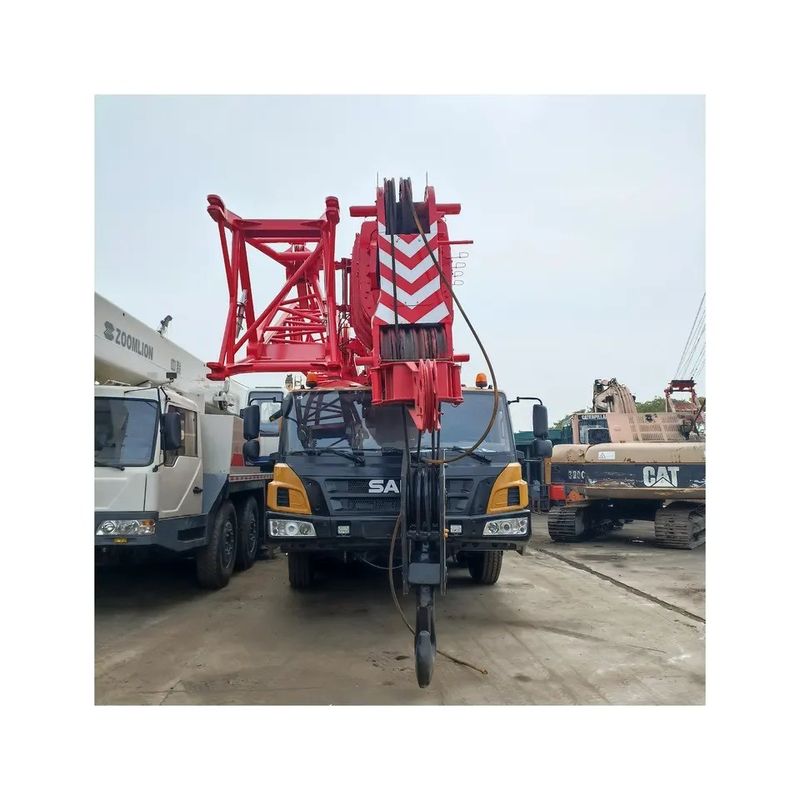 STC1000T 100 tonnes de grue hydraulique lourde avec une puissance maximale de 353/1900 kW/rpm